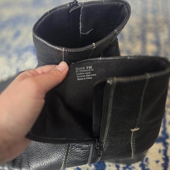 Scout Black Leather Heeled Boots - Picture 3 of 4